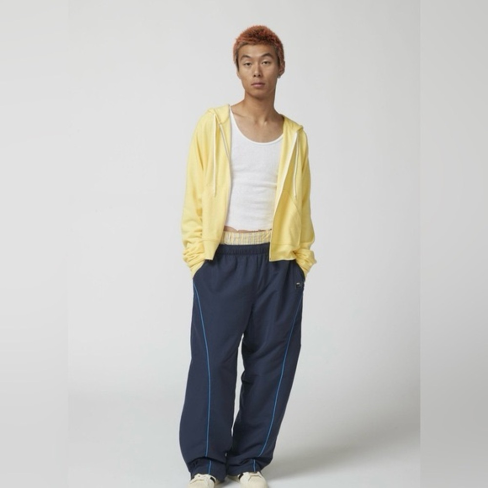 NWT UO Justin Shrunken Full Zip Hoodie Sweatshirt - Picture 3 of 4